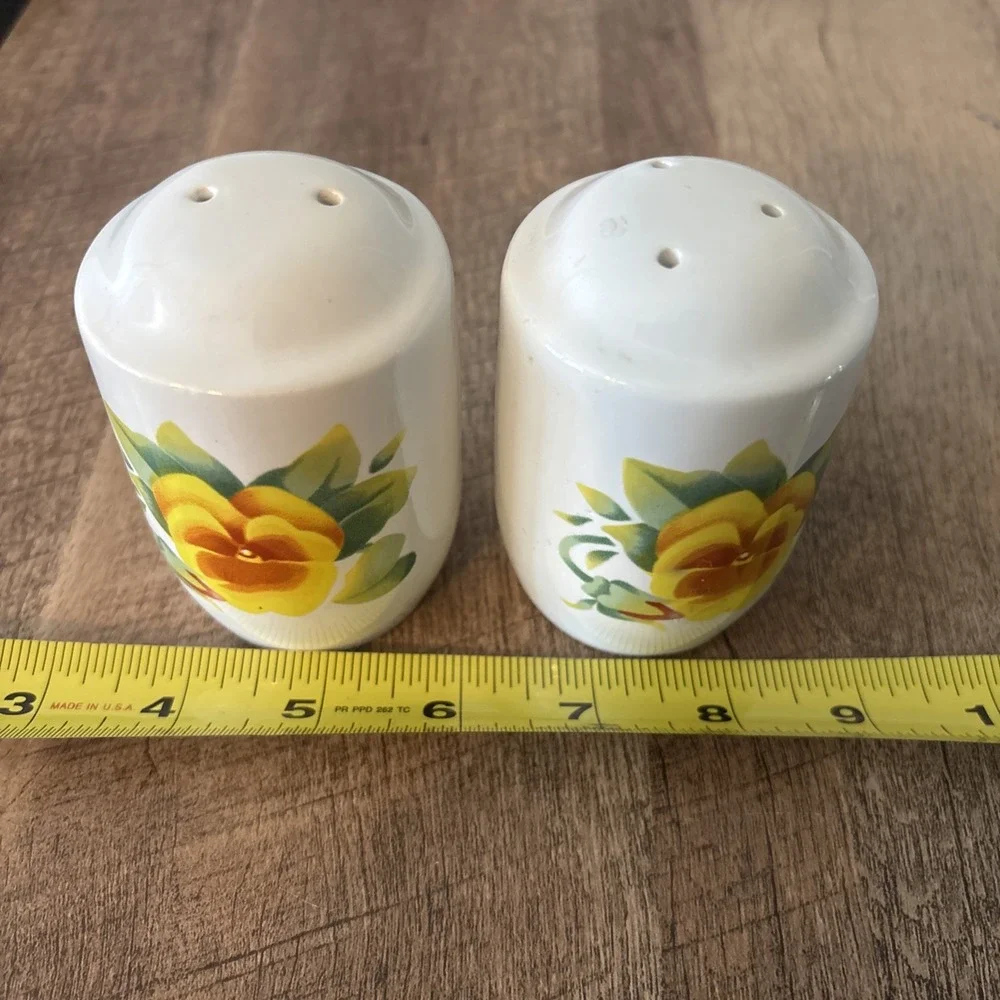 Vintage Ceramic FLORAL Salt Pepper Shakers Set Cottage Core Jay Import Company